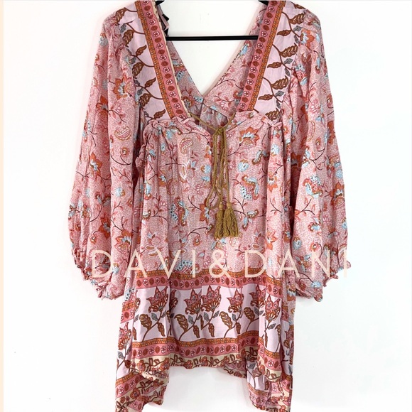 Coral Pullover V Neck Peasant Top; 3/4 sleeve Size: 1XL - Picture 9 of 10